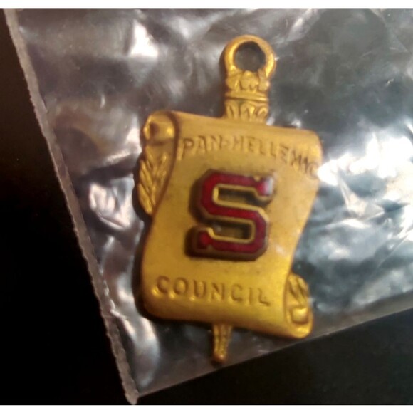 Antique 1941 Pan-Hellenic Council Lapel Pin initialed and dated - Picture 4 of 7